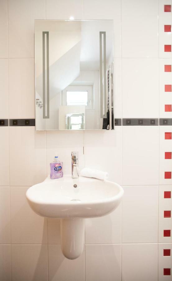 Honest University Apartment 2 Southampton Esterno foto